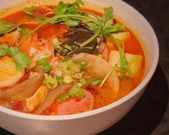 5. Hotpot Seafood Noodle soup  Combo 海鲜麻辣烫套餐